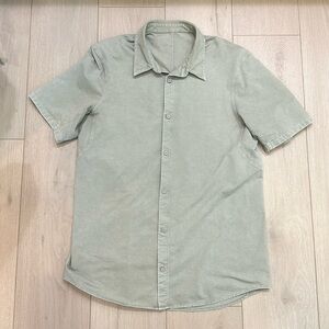 Men’s lululemon button down shirt